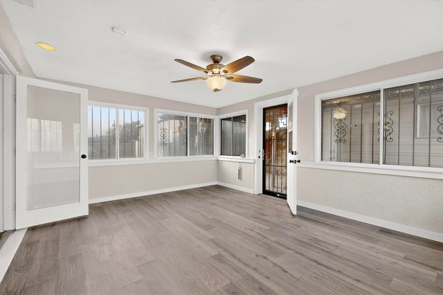 10401 Princess Jeanne Avenue NE, Albuquerque, NM 87112