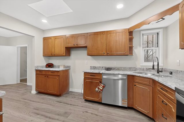 10401 Princess Jeanne Avenue NE, Albuquerque, NM 87112