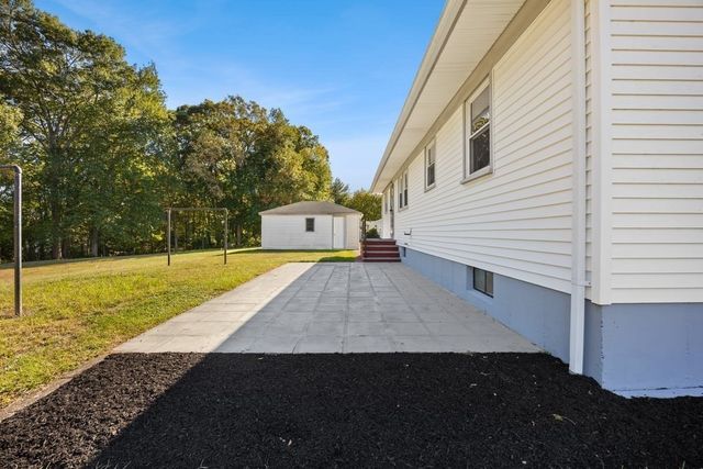 60 Sunhill Road, Taunton, MA 02780
