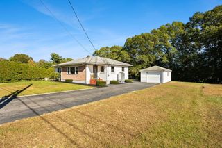 60 Sunhill Road, Taunton, MA 02780