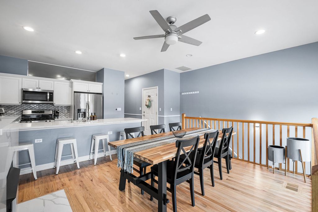 1911 S State Street 1, Chicago, IL 60616 — photo 2