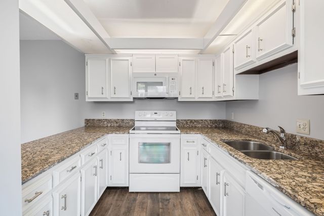 214 Cedarwood Ln # 214, Madison, TN 37115