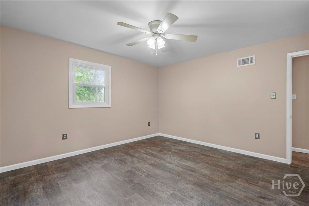 Image 19 of property listing at 100 Westwood Drive, Rincon, GA 31326