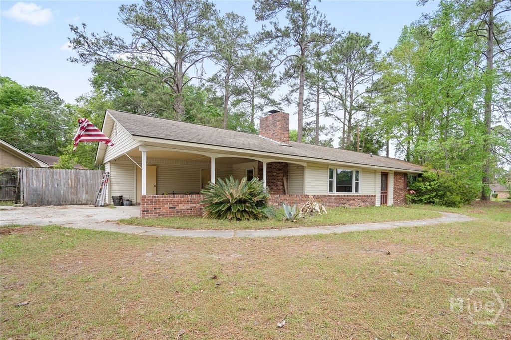 Image 2 of property listing at 100 Westwood Drive, Rincon, GA 31326