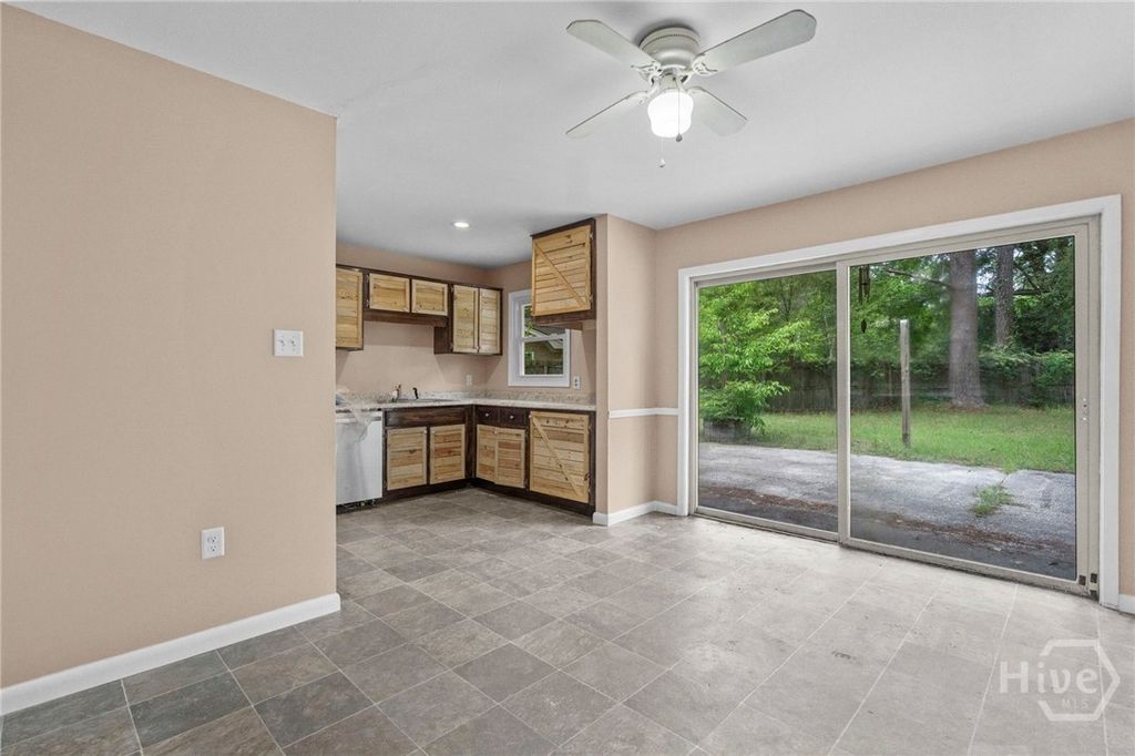 Image 8 of property listing at 100 Westwood Drive, Rincon, GA 31326