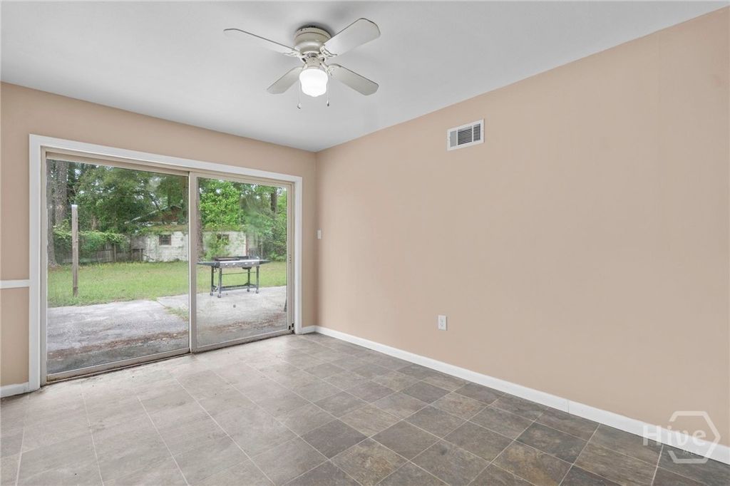 Image 9 of property listing at 100 Westwood Drive, Rincon, GA 31326