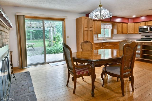 750 Blueberry Hill Drive, Canfield, OH 44406