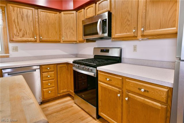 750 Blueberry Hill Drive, Canfield, OH 44406