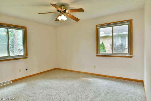750 Blueberry Hill Drive, Canfield, OH 44406