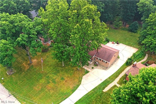 750 Blueberry Hill Drive, Canfield, OH 44406