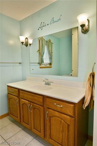750 Blueberry Hill Drive, Canfield, OH 44406