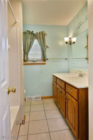 750 Blueberry Hill Drive, Canfield, OH 44406
