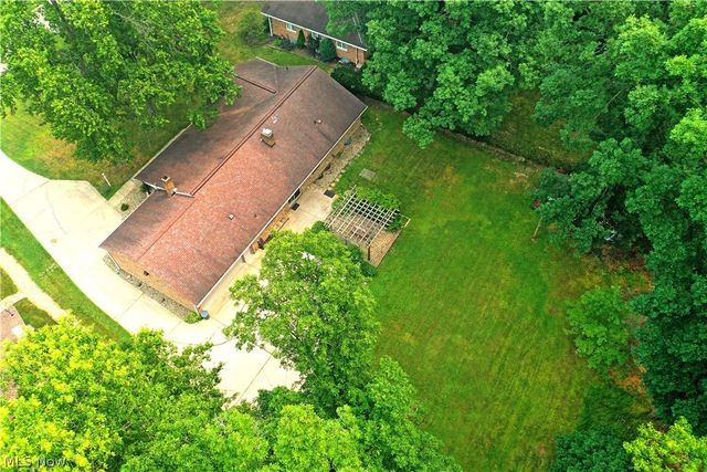 750 Blueberry Hill Drive, Canfield, OH 44406