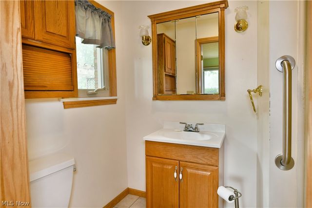 750 Blueberry Hill Drive, Canfield, OH 44406