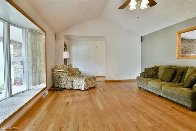 750 Blueberry Hill Drive, Canfield, OH 44406