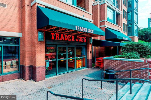 2425 L St NW Apt 730, Washington, DC 20037