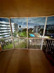 1750 NE 191st St 620-3, Miami, FL 33179