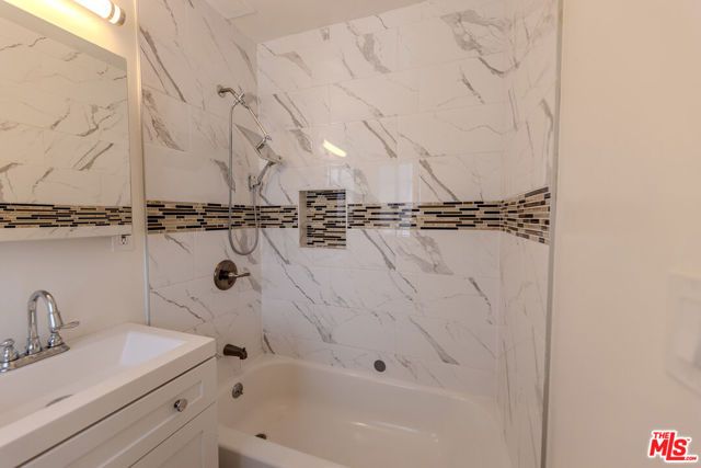 1828 16th Street 1, Santa Monica, CA 90404