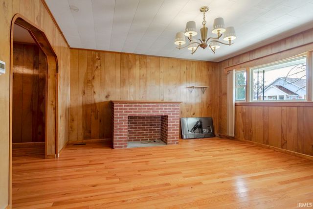 104 W Monroe Street, Attica, IN 47918