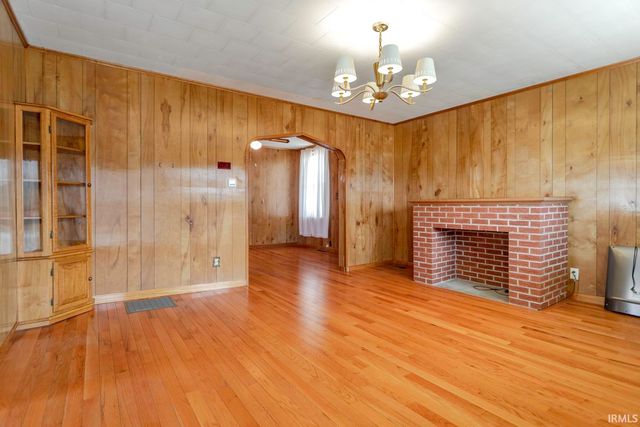 104 W Monroe Street, Attica, IN 47918