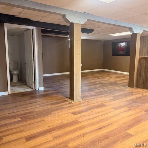 4879 Hamburg Avenue, St Louis, MO 63123