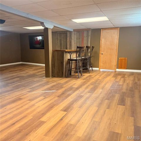 4879 Hamburg Avenue, St Louis, MO 63123