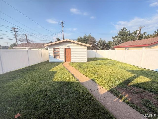 4879 Hamburg Avenue, St Louis, MO 63123