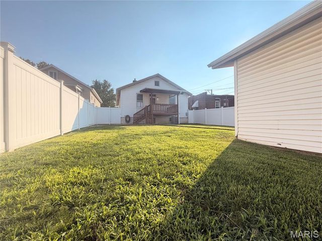 4879 Hamburg Avenue, St Louis, MO 63123