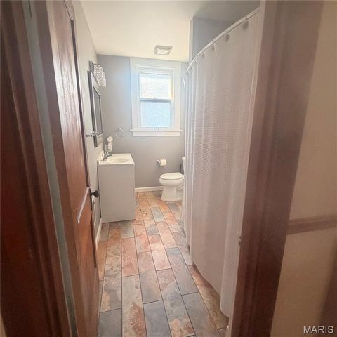 4879 Hamburg Avenue, St Louis, MO 63123