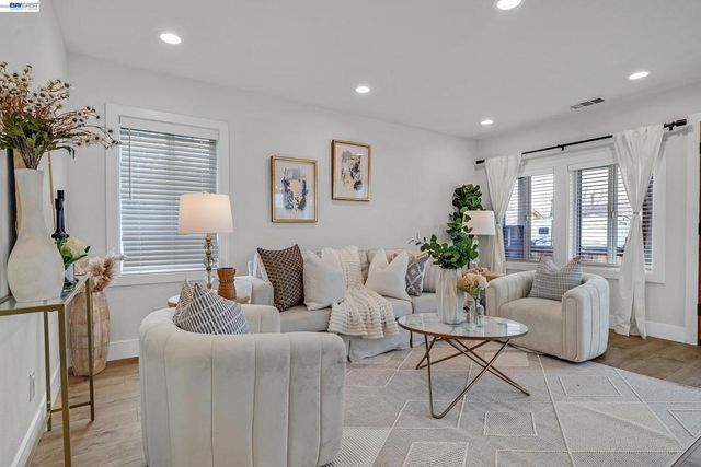 1861 Linden St, Livermore, CA 94551