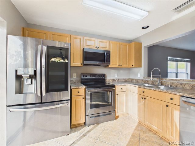 8361 Silverbell Loop, Brooksville, FL 34613