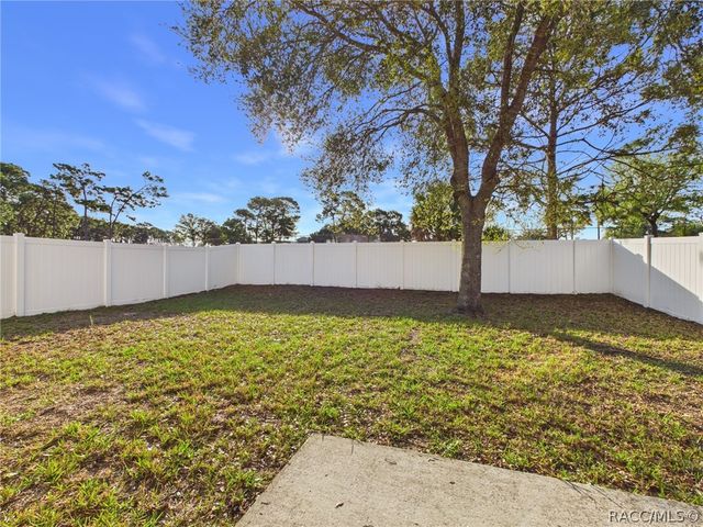 8361 Silverbell Loop, Brooksville, FL 34613