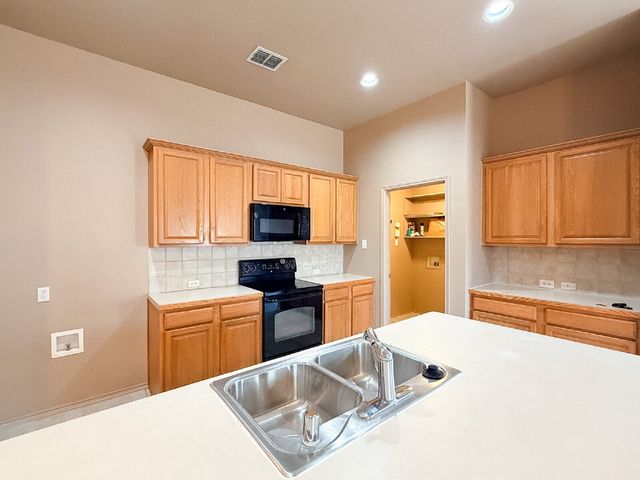 633 Canoe Way, Crowley, TX 76036