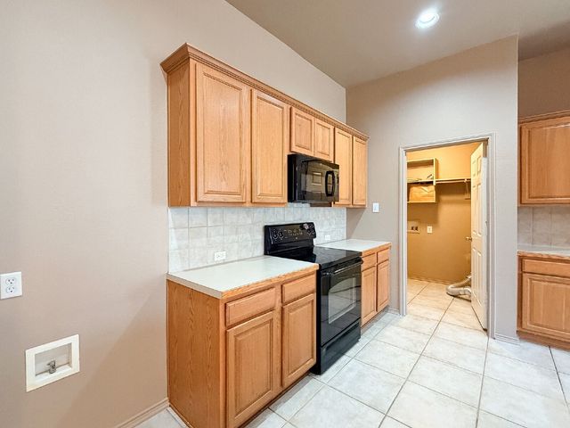 633 Canoe Way, Crowley, TX 76036