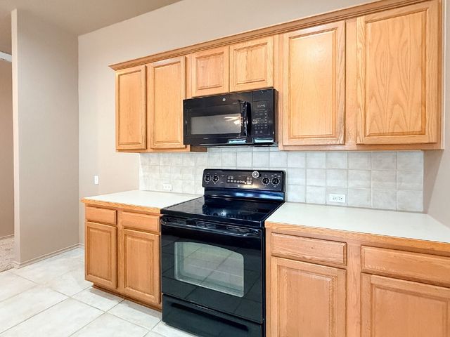 633 Canoe Way, Crowley, TX 76036