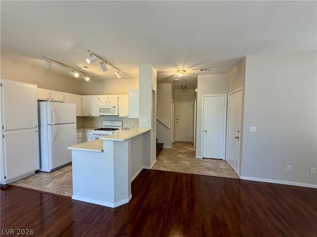 251 GREEN VALLEY 4011, Henderson, NV 89052