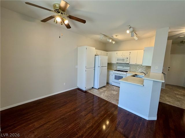 251 GREEN VALLEY 4011, Henderson, NV 89052