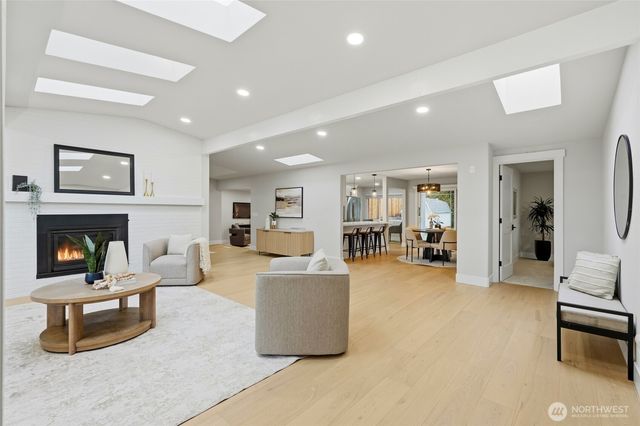 11024 SE 27th Place, Bellevue, WA 98004