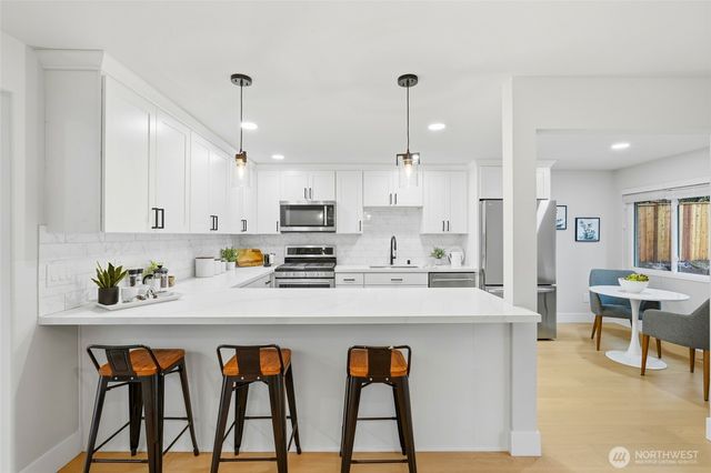 11024 SE 27th Place, Bellevue, WA 98004