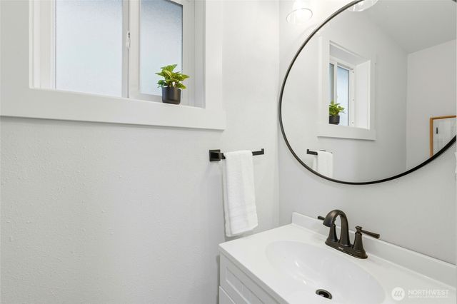 11024 SE 27th Place, Bellevue, WA 98004