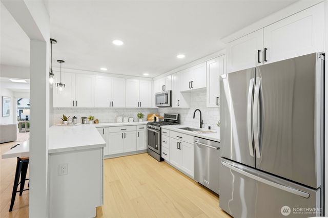 11024 SE 27th Place, Bellevue, WA 98004