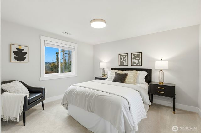 11024 SE 27th Place, Bellevue, WA 98004