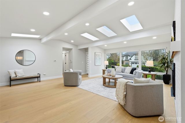 11024 SE 27th Place, Bellevue, WA 98004