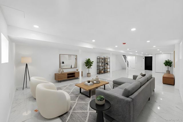35 Euclid Avenue, Brooklyn, NY 11208
