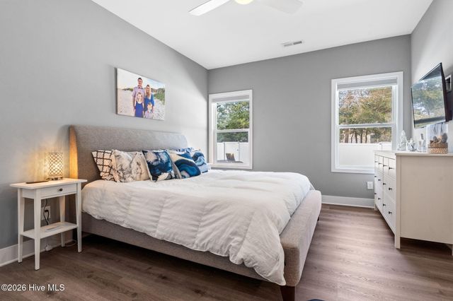 135 NW 7th Street, Oak Island, NC 28465