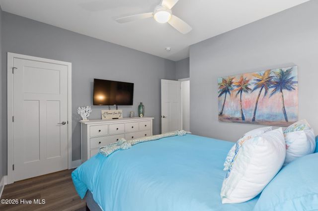 135 NW 7th Street, Oak Island, NC 28465