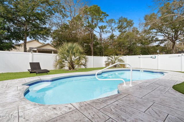 135 NW 7th Street, Oak Island, NC 28465