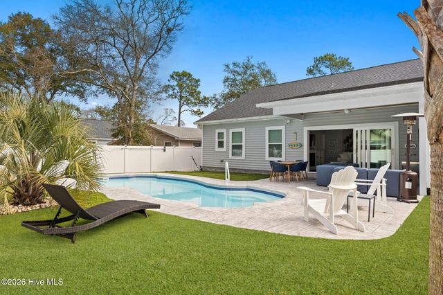 135 NW 7th Street, Oak Island, NC 28465