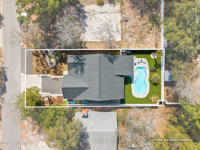 135 NW 7th Street, Oak Island, NC 28465