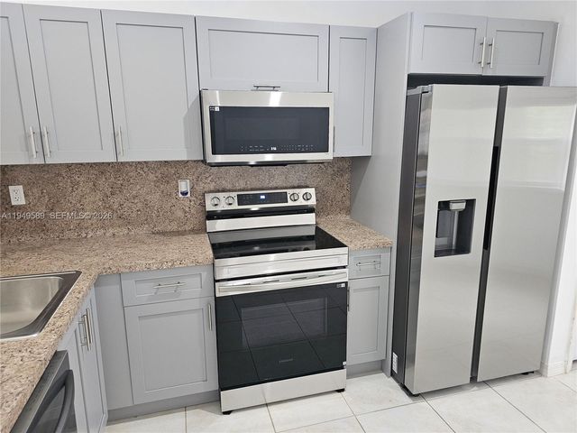 2911 SE 13th Ave 203-49, Homestead, FL 33035